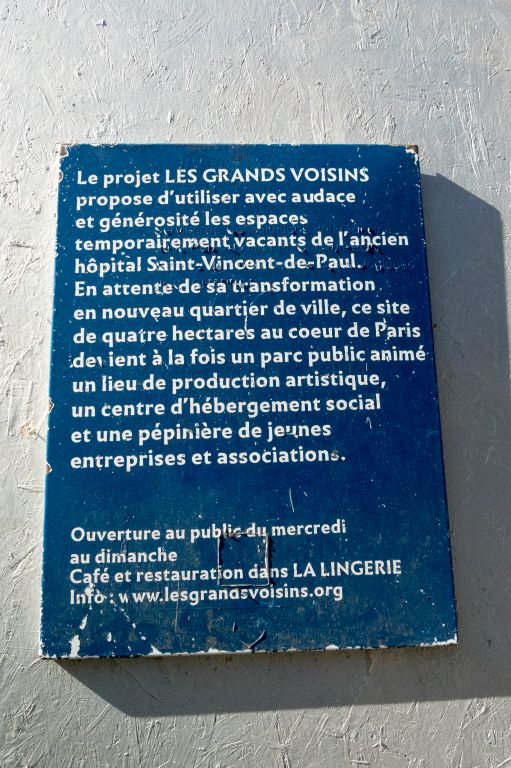 Les Grands Voisins, lieu de vie très accueillant, en attente de la construction du futur éco-quartier